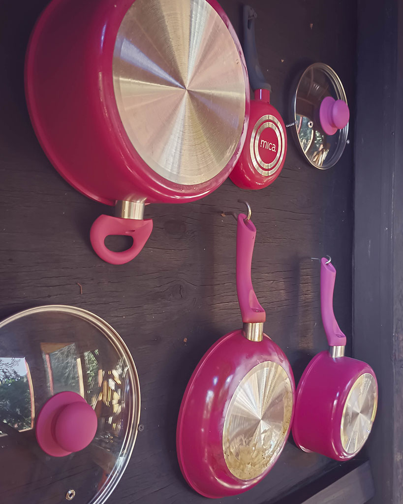 Cocina exterior equipada de Tiny Cabin Quillay
