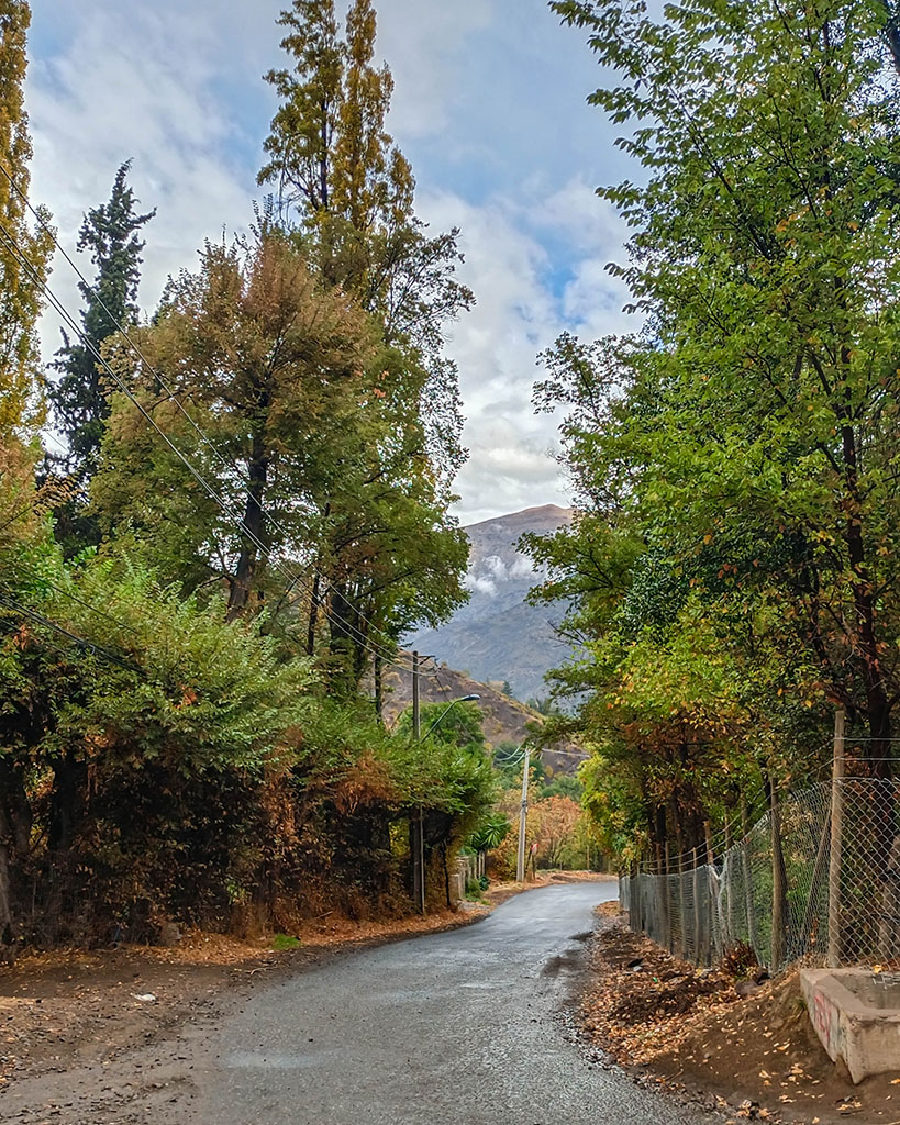 Paisajes del Cajón del Maipo y camino a Lagunillas cerca de Tiny Cabin Quillay