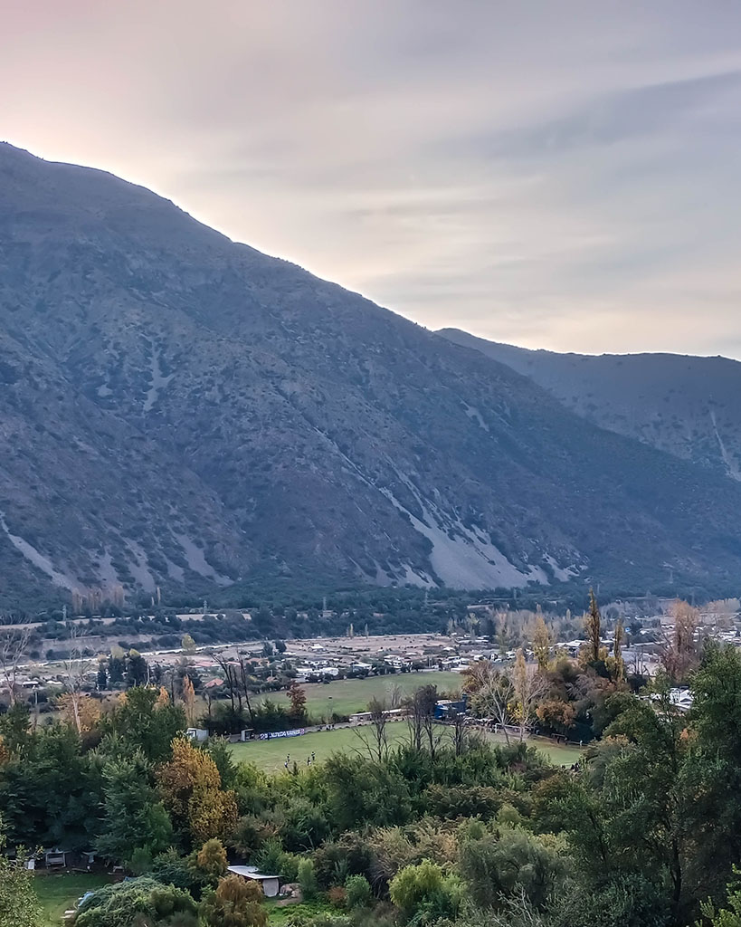 Paisajes del Cajón del Maipo y camino a Lagunillas cerca de Tiny Cabin Quillay